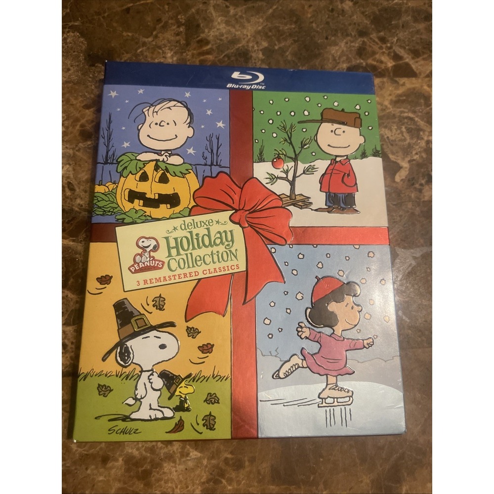 PEANUTS Holiday Collection Blu-Ray (3-Disc Set, Deluxe Edition) Viewed‎ Once